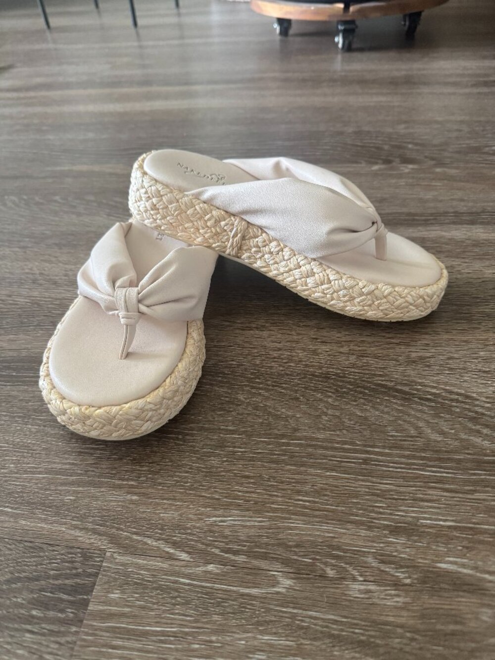 Naked Feet Blush Ivory Platform Espadrille Thong Sandals size 7